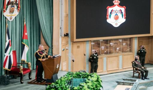 الملك عبدالله الثاني يلقي خطاب العرش في افتتاح الدورة العادية الثانية لمجلس الأمة الملك عبدالله الثاني يلقي خطاب العرش في افتتاح الدورة العادية الثانية لمجلس الأمة 19 12/11/2022 | المصدر: الديوان الملكي الهاشمي