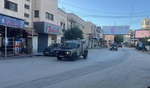 آليات الاحتلال خلال اقتحام شوارع طوباس 26/11/2025 | فلسطين بوست