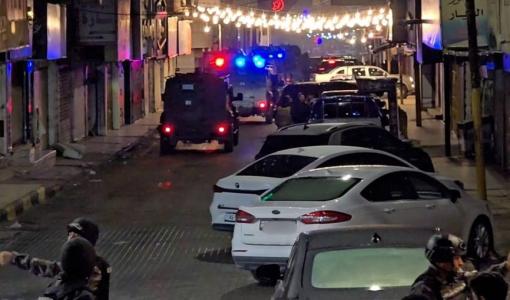 الأجهزة الأمنية في شارع البنوك لواء الرمثا 25/11/2025