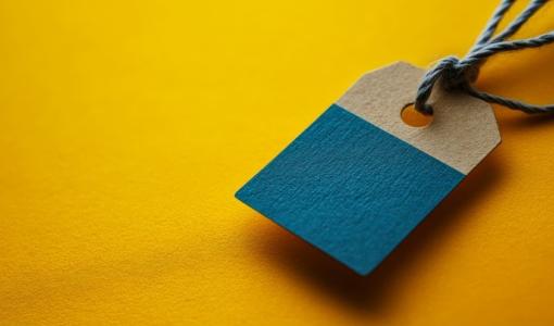 بطاقة علامة تجارية مصممة بالذكاء الاصطناعي | freepik