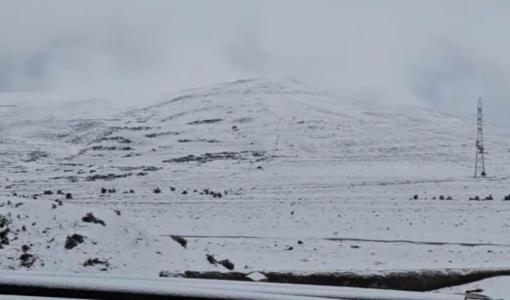 تراكم الثلوج جنوب الطفيلة 17/12/2025