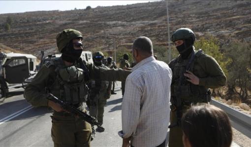 جنود الاحتلال يمنعون فلسطينيين من الوصول لأراضيهم في الضفة الغربية