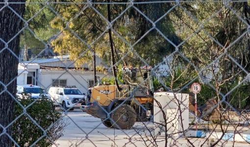 آليات الاحتلال خلال هدم أحد مقرات الأونروا في القدس 20/1/2026 | مركز معلومات وادي حلوة