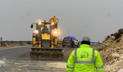 آلية تابعة لوزارة الأشغال خلال منخفض جوي سابق 28/12/2025 | وزارة الأشغال