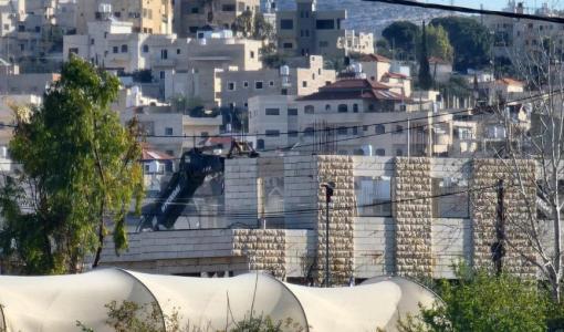 آليات الاحتلال خلال هدم منازل في بلدة بيت لقيا غرب رام الله 24/2/2026 | فلسطين بوست