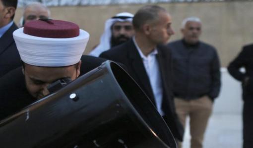 من تحري هلال شهر رمضان المبارك | أرشيفية