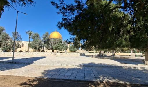 إحدى ساحات المسجد الأقصى فارغة إثر منع الاحتلال دخول المصلين 4/3/2026 | فلسطين بوست