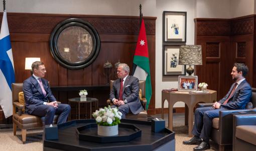 الملك عبدﷲ الثاني والرئيس الفنلندي الدكتور ألكسندر ستوب في قصر الحسينية بحضور الأمير الحسين ولي العهد 19/4/2026 | الديوان الملكي الهاشمي