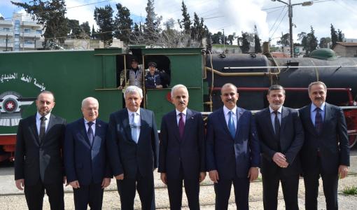 مؤسسة الخط الحديدي الحجازي الأردني تستقبل وزير النقل نضال القطامين ونظيريه السوري يعرب بدر  والتركي عبدالقادر أورال أوغلو 7/4/2026 | مؤسسة الخط الحديدي الحجازي الأردني