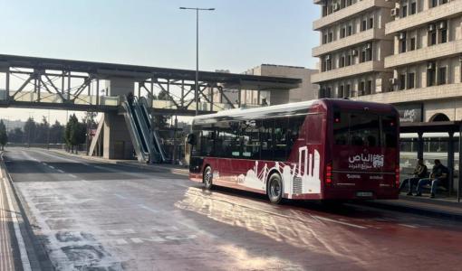 إحدى حافلات الباص سريع التردد في عمان | حسنى