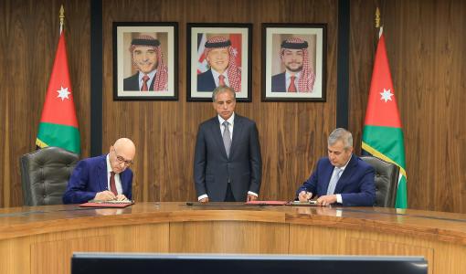 جانب من توقيع أول اتفاقية استثمار لإنتاج الأمونيا الخضراء في الأردن 10/5/2026 | وزارة الطاقة والثروة المعدنية