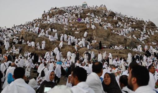 حجاج بيت الله الحرام على صعيد جبل عرفات | أرشيفية CNN