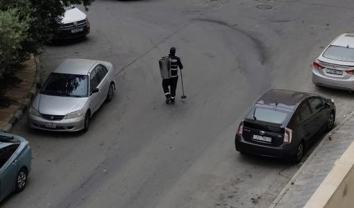 عامل نظافة في إحدى مناطق العاصمة | حسنى