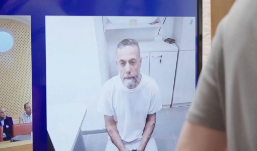 الطبيب حسام أبو صفية يظهر عبر تقنية الفيديو في جلسة استماع أمام المحكمة العليا الإسرائيلية بالقدس المحتلة | رويترز