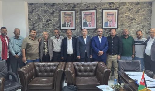 جانب من اجتماع هيئة النقل البري مع مشغلي خط إربد-الزرقاء 30/6/2026