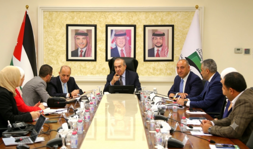 جانب من اجتماع دراسة إنشاء مواقف "اركن وتنقل" الذكية