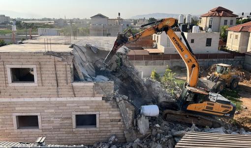 آلية للاحتلال تهدم منزلا في الضفة الغربية | وفا