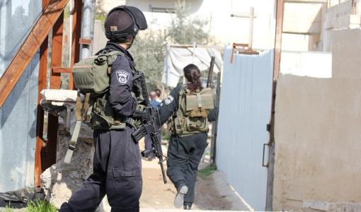 أفراد من شرطة الاحتلال خلال اقتحام سابق لمخيم قلنديا في القدس المحتلة