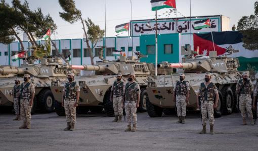 عدد من جنود وآليات القوات المسلحة الأردنية/ الجيش العربي