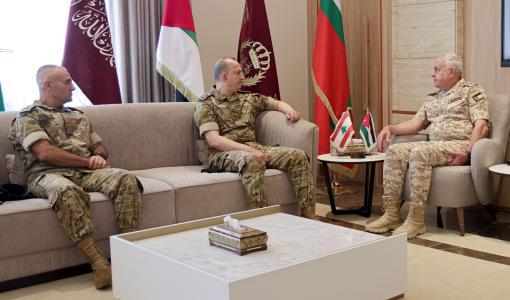 جانب من لقاء رئيس هيئة الأركان المشتركة اللواء يوسف الحنيطي قائد الجيش اللبناني العماد رودولف هيكل 30/8/2026 | القوات المسلحة الأردنية