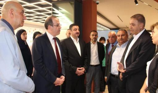 وزير الاقتصاد الرقمي والريادة سامي سميرات خلال افتتاحه المركز التكنولوجي "منصة الشمال"  في إربد 6/8/2026
