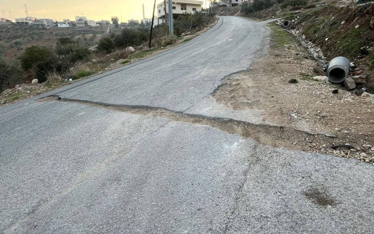 جزء من حفريات الشارع في جرش