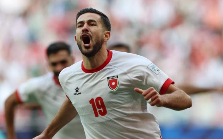 لاعب المنتخب الوطني سعيد الروسان بعد تسجيله الهدف الثاني في مرمى الكويت 6/12/2025 | المصدر: منصة إكس