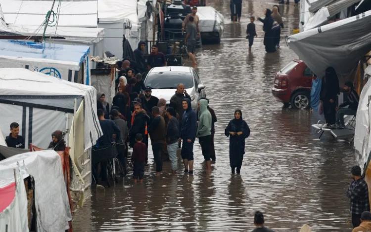 غرق خيام النازحين في غزة | رويترز