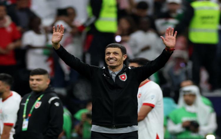 مدرب المنتخب الأردني جمال السلامي خلال احتفاله بفوز النشامى على المنتخب السعودي في كأس العرب 15/12/2025 | رويترز