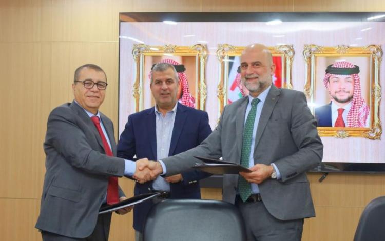 وزير الطاقة صالح الخرابشة يشهد توقيع اتفاقيتين بين شركة الكهرباء الوطنية وشركة الشمس المتخصصة 11/12/2025 | المصدر: وزارة الطاقة