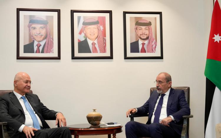 وزير الخارجية أيمن الصفدي  خلال لقاء المفوض السامي للأمم المتحدة لشؤون اللاجئين برهم صالح في عمّان 3/2/2026 | وزارة الخارجية الأردنية