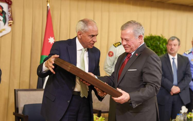 الملك خلال لقائه مجموعة من المتقاعدين العسكريين 15/2/2026 | الديوان الملكي الهاشمي