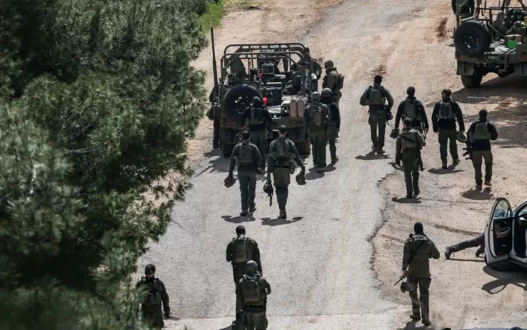 العشرات من جنود الاحتلال عند الحدود اللبنانية وسط استمرار التصعيد العسكري | رويترز