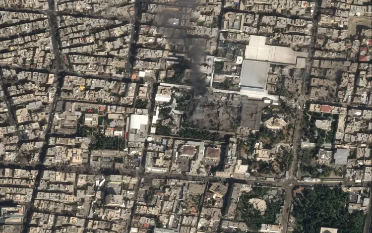صورة من قمر إيرباص تظهر آثار الهجوم على مقر المرشد الإيراني علي خامنئي 28/2/2026 | أسوشييتد برس
