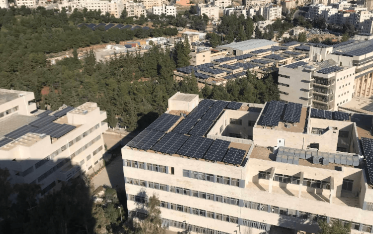 إطلالة إحدى النوافذ في مستشفى الجامعة الأردنية | خرائط جوجل