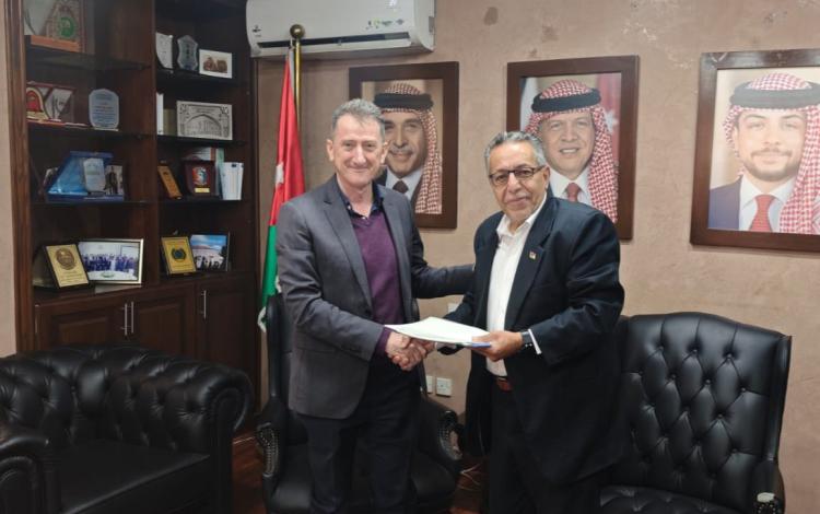 جانب من توقيع منحة أمريكية لدعم جاهزية مشروع الناقل الوطني للمياه 12/4/2026 | وزارة المياه والري