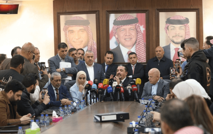 لجنة العمل النيابية خلال مؤتمر صحفي للحديث عن مشروع القانون المعدل لقانون الضمان الاجتماعي 12/4/2026