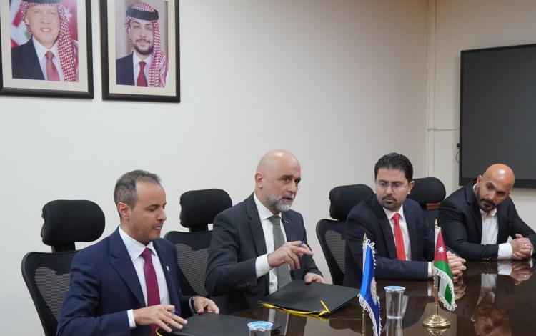 جانب من توقيع شركة الكهرباء الوطنية اتفاقية استئجار باخرة تخزين وإعادة تغييز عائمة 5/5/2026 | شركة الكهرباء الوطنية‏