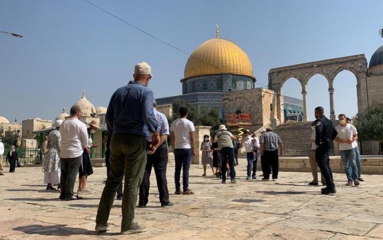مستوطنون خلال اقتحام سابق للمسجد الأقصى | المركز الفلسطيني للإعلام