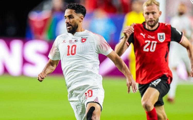 موسى التعمري خلال مباراة المنتخب الأردني أمام النمسا في كأس العالم
