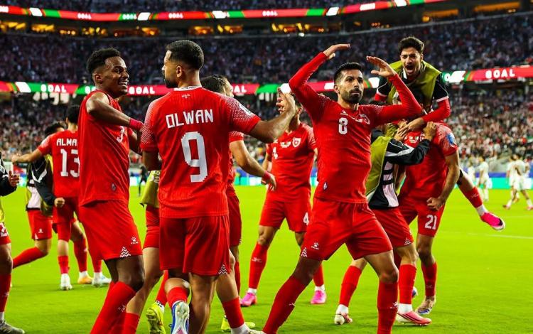 لاعبو المنتخب الأردني خلال مواجهة الجزائر 23/6/2026