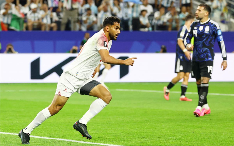 لاعب المنتخب الوطني موسى التعمري بعد تسجيله هدف الأردن  أمام الأرجنتين 28/6/2026