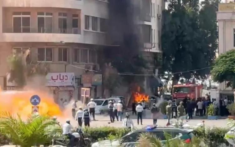تصاعد الدخان جراء انفجار عبوة ناسفة في دمشق 7/7/2026