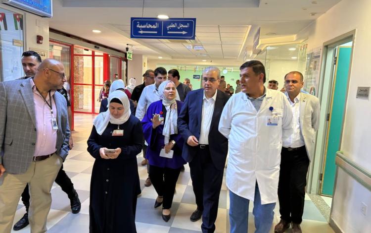 جانب من زيارة  وزير الصحة إبراهيم البدور إلى عيادات مستشفى الأميرة بسمة الحكومي في محافظة إربد 23/7/2026