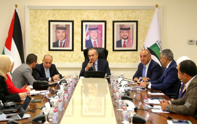 جانب من اجتماع دراسة إنشاء مواقف "اركن وتنقل" الذكية