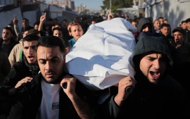 تشييع جنازة شهيد فلسطيني في خانيونس جنوبي قطاع غزة | أسوشيتد برس