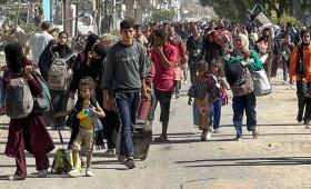 عائلات نازحة في جباليا شمال غزة | وكالة الأنباء الفرنسية