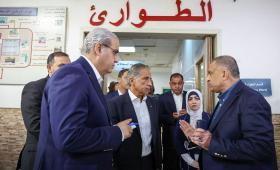 جعفر حسان خلال زيارة مستشفى الزرقاء الحكومي 14/9/2025 | المصدر: رئاسة الوزراء