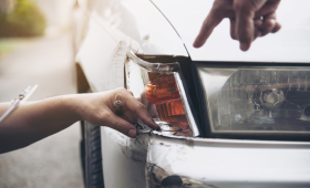 سيارة متضررة من حادث سير | تعبيرية freepik