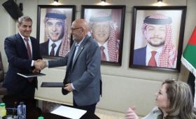 جانب من توقيع عقد شركة مياه اليرموك مع شركة فيوليا الفرنسية لتحسين خدمات المياه في محافظات الشمال 16/2/2026 | وزارة المياه